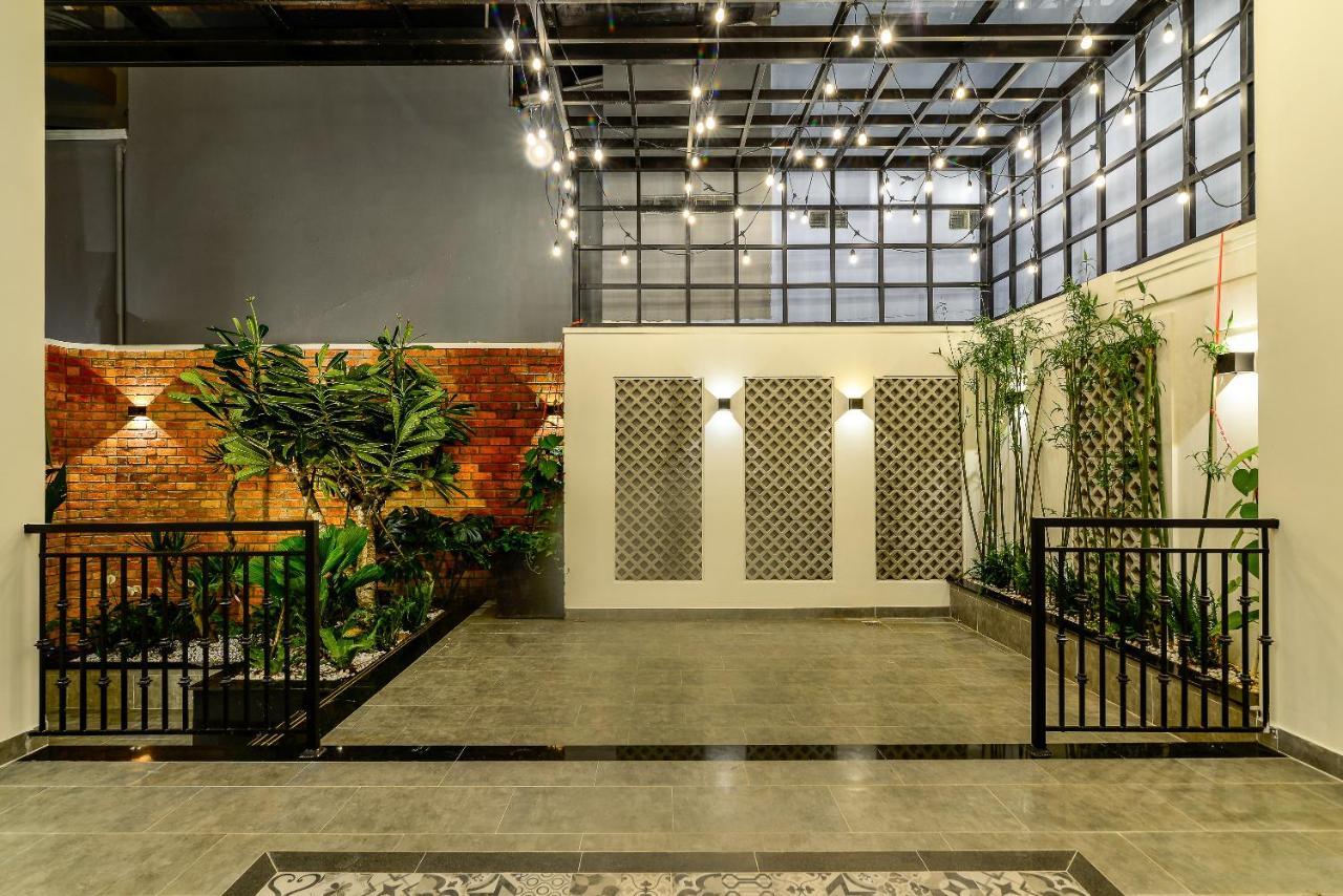 Cozrum Homes The Gallery Residence Хошимин Экстерьер фото