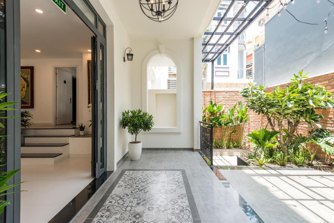 Cozrum Homes The Gallery Residence Хошимин Экстерьер фото